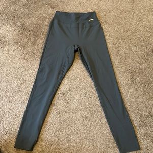 Gymshark Whitney Simmons - Eucalyptus Small